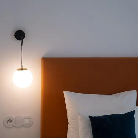 145 Townhouse イン